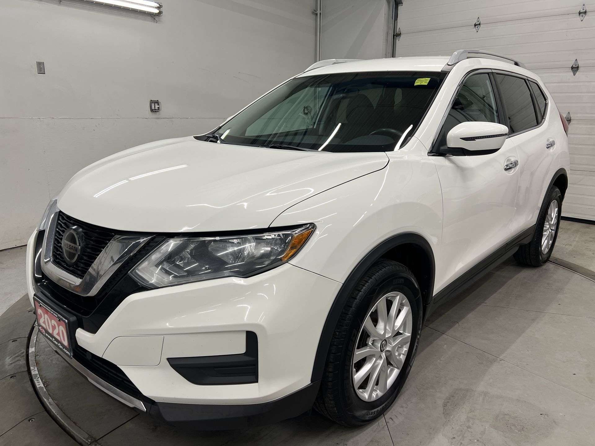 White 2020 Nissan Rogue SUV / Crossover  Automatic