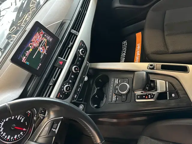 Audi A4 view 13