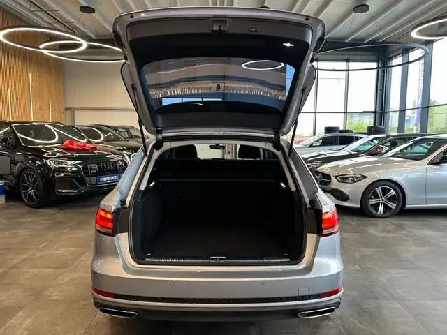 Audi A4 view 6