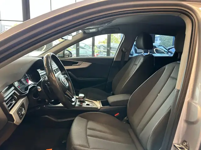 Audi A4 view 11