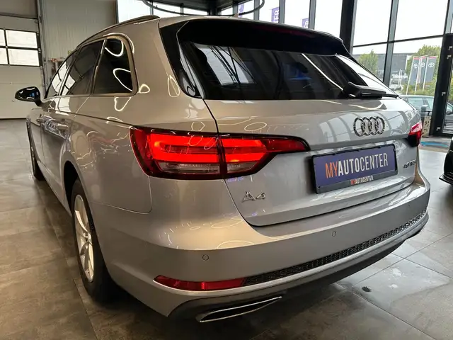 Audi A4 view 5