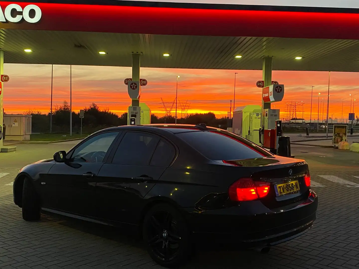 BMW 320 3201 High Executive business line Zwart - 2