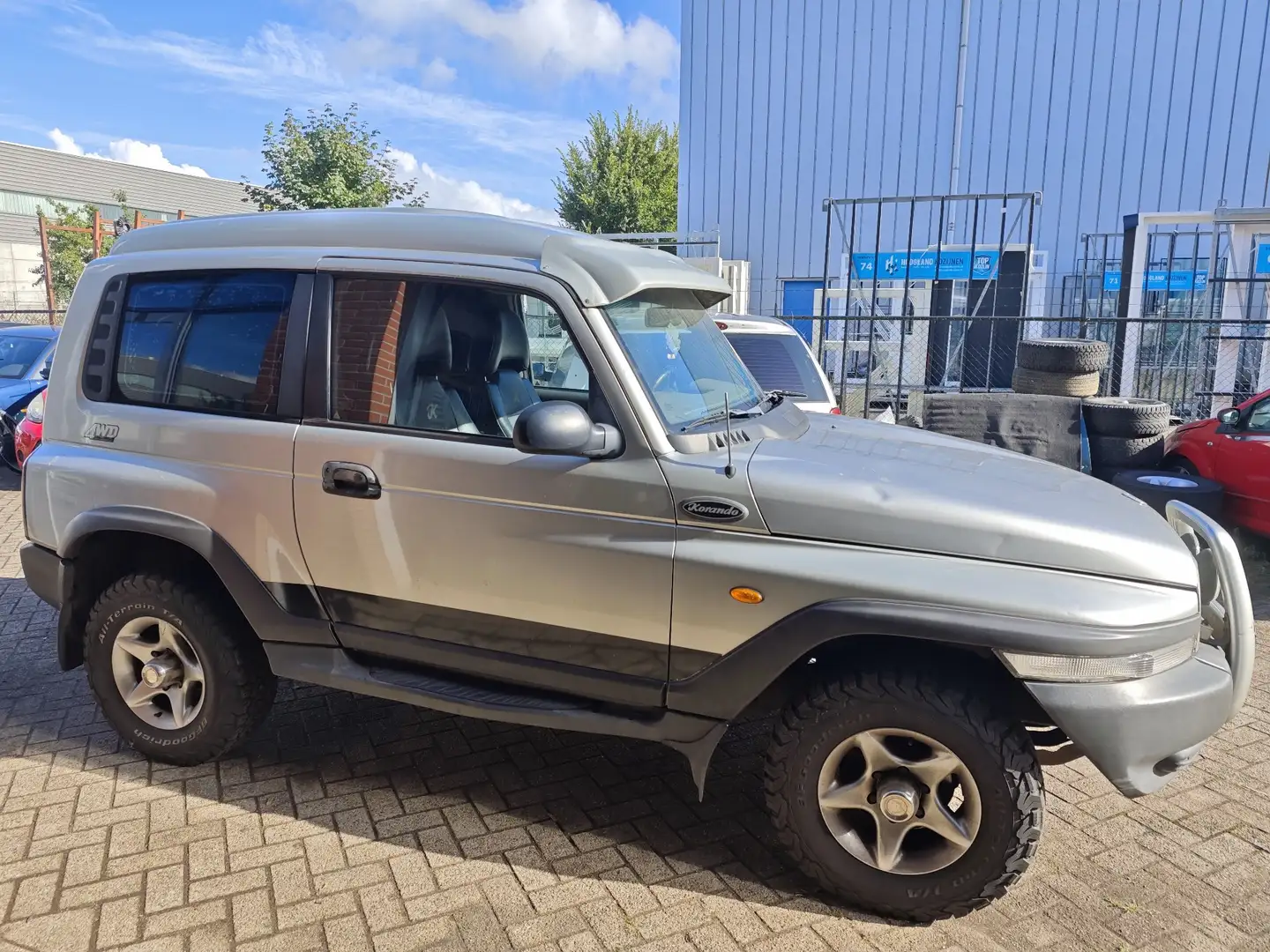 SsangYong Korando 2.9 TDL Срібний - 2