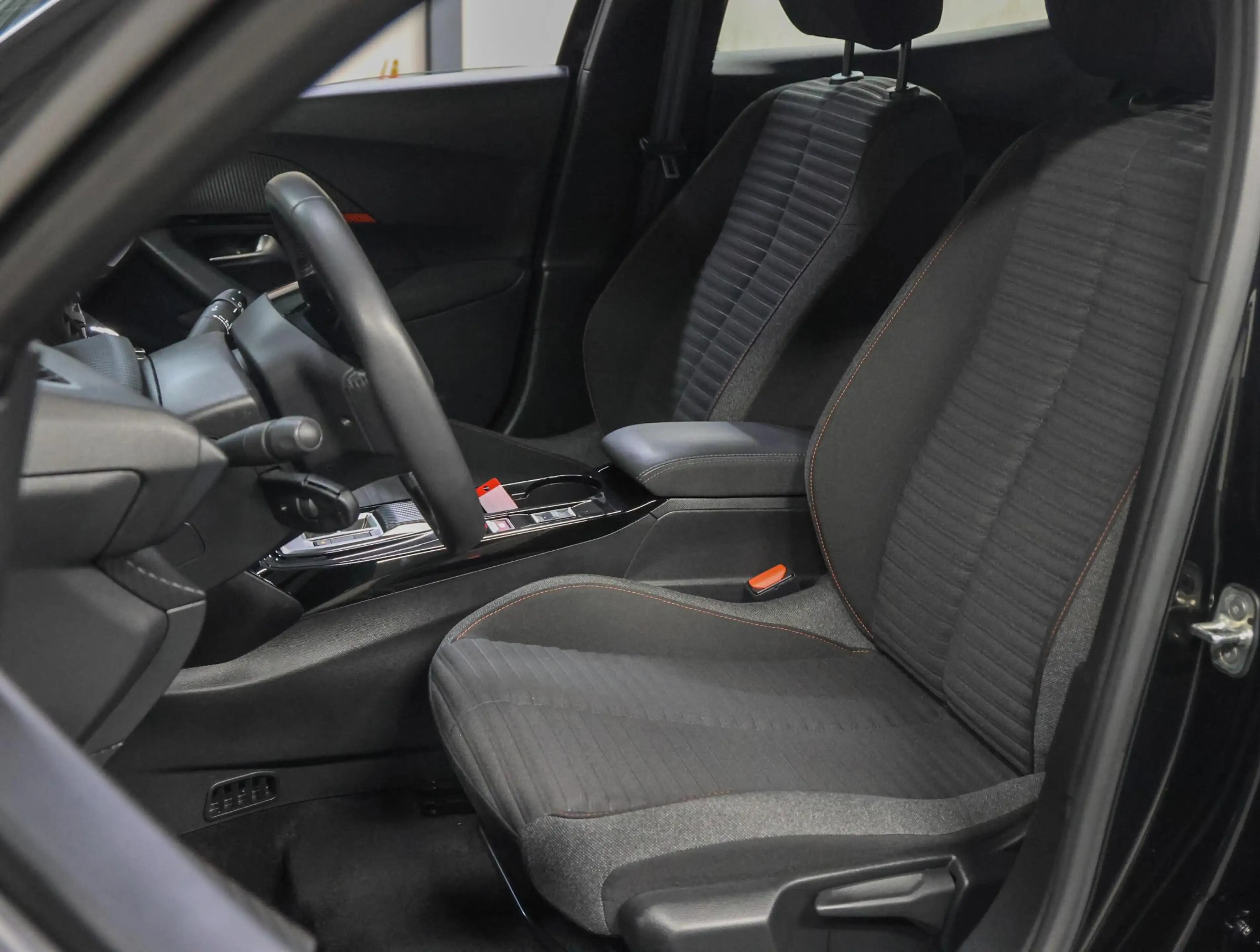 Peugeot e-2008 EV Active Pack 50 kWh 136PK | 1ste eigenaar | ACCU — photo 13