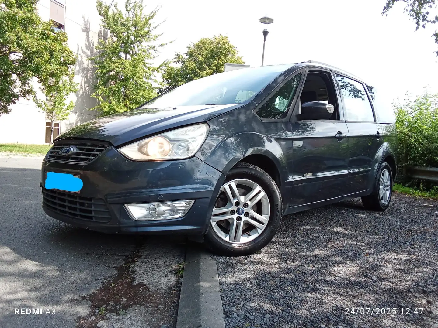 Ford Galaxy 2.0 TDCi Ghia DPF - 2