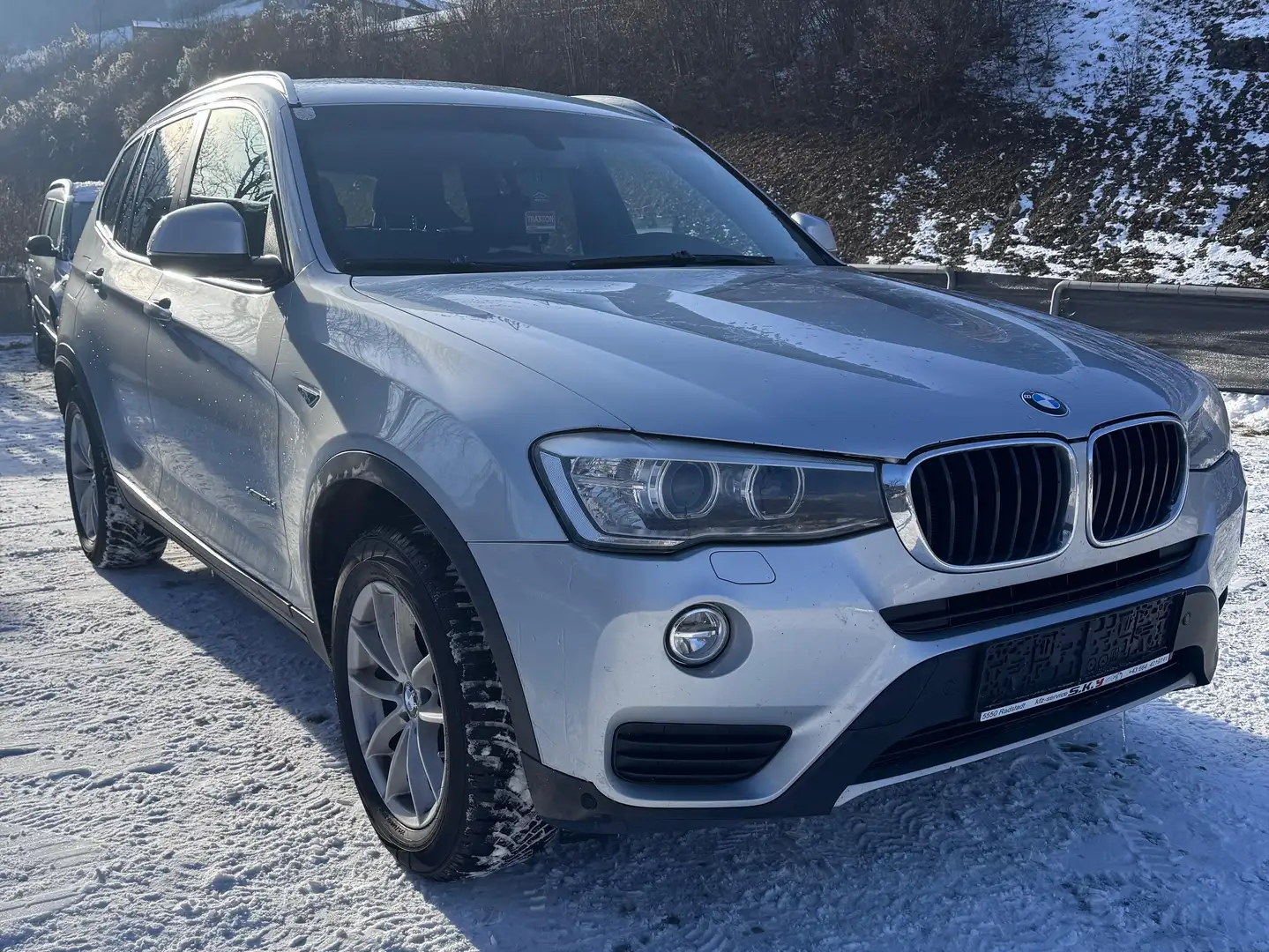 BMW X3 xDrive 20 d Grau - 2
