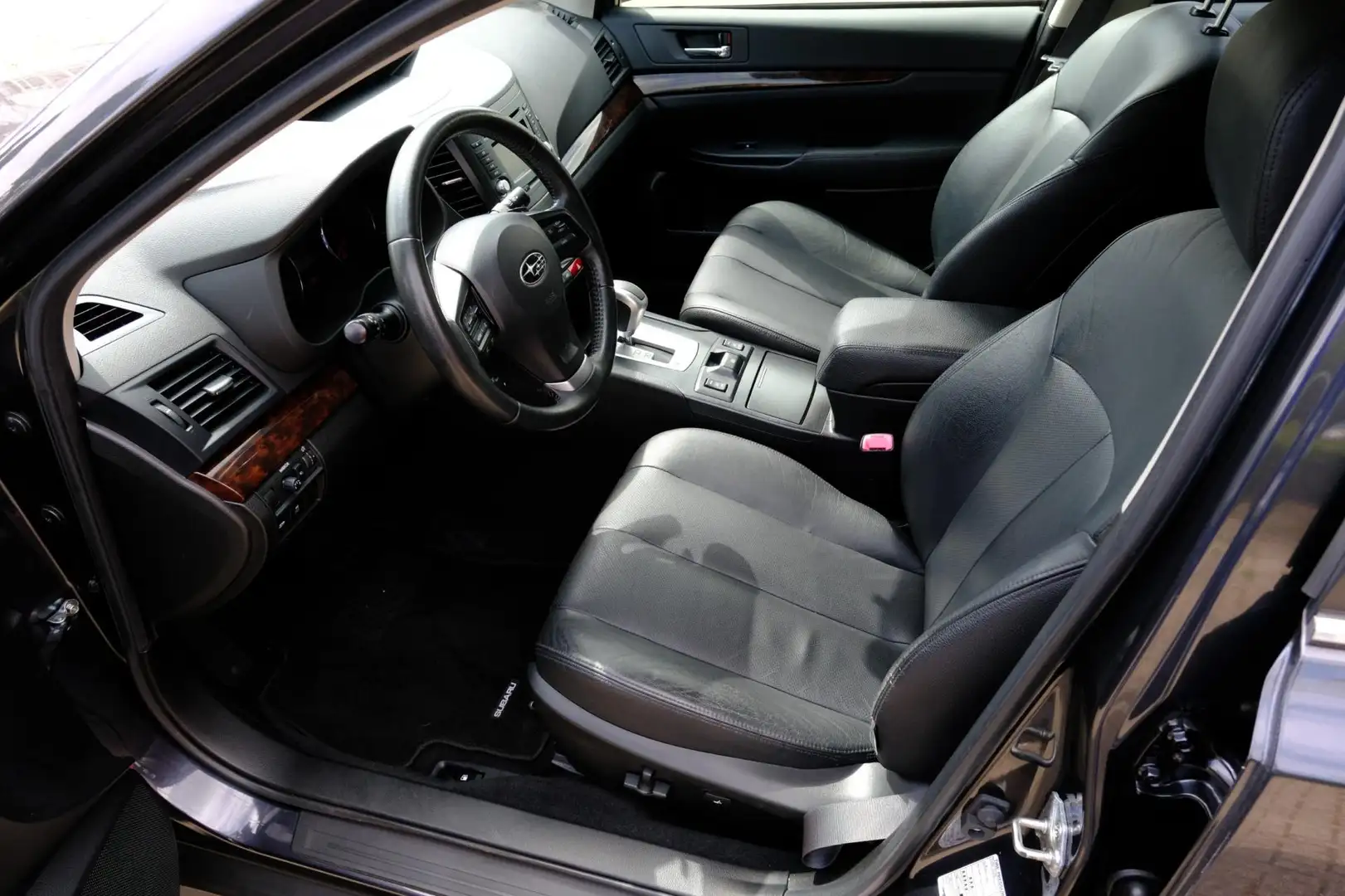 Subaru OUTBACK 2.5i-X Executive AWD Aut. Leder|Xenon|Schuifdak|Cl Grau - 2