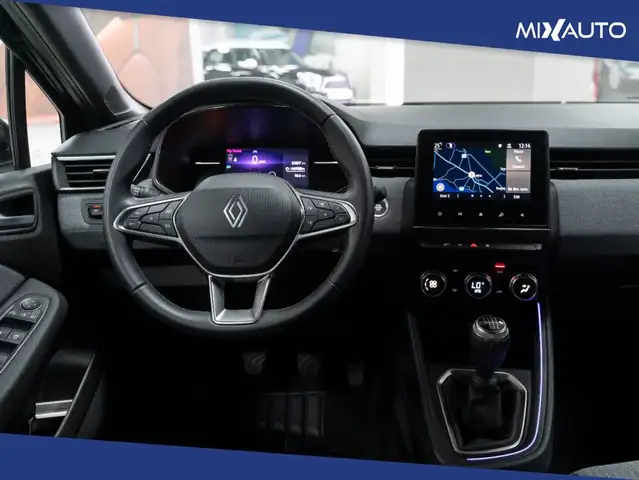 Renault Clio view 11