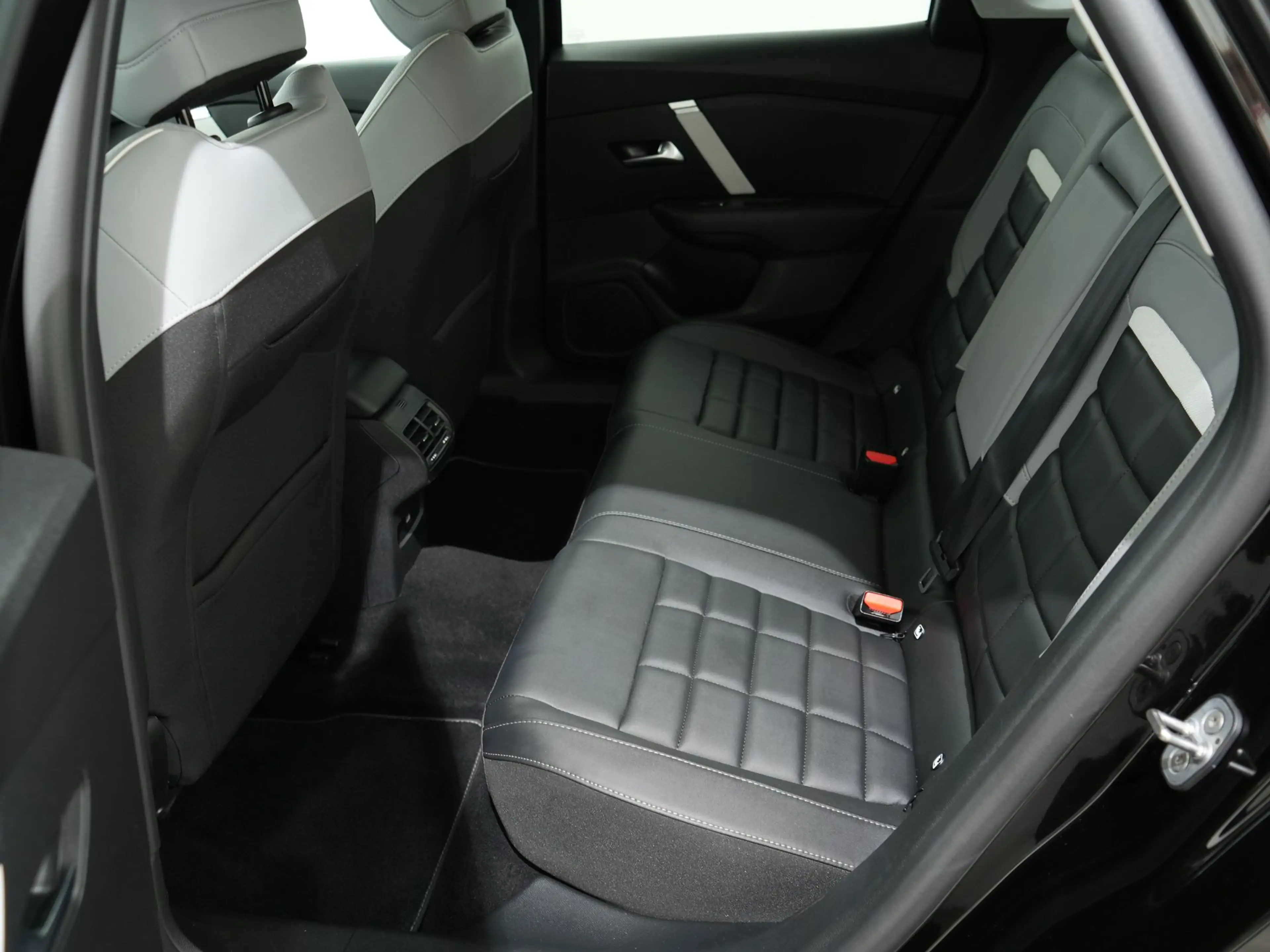 Citroen C4 X 1.2 HYBRID 145PK MAX E-DCS6 | Navi | Cruise Adapti — photo 32