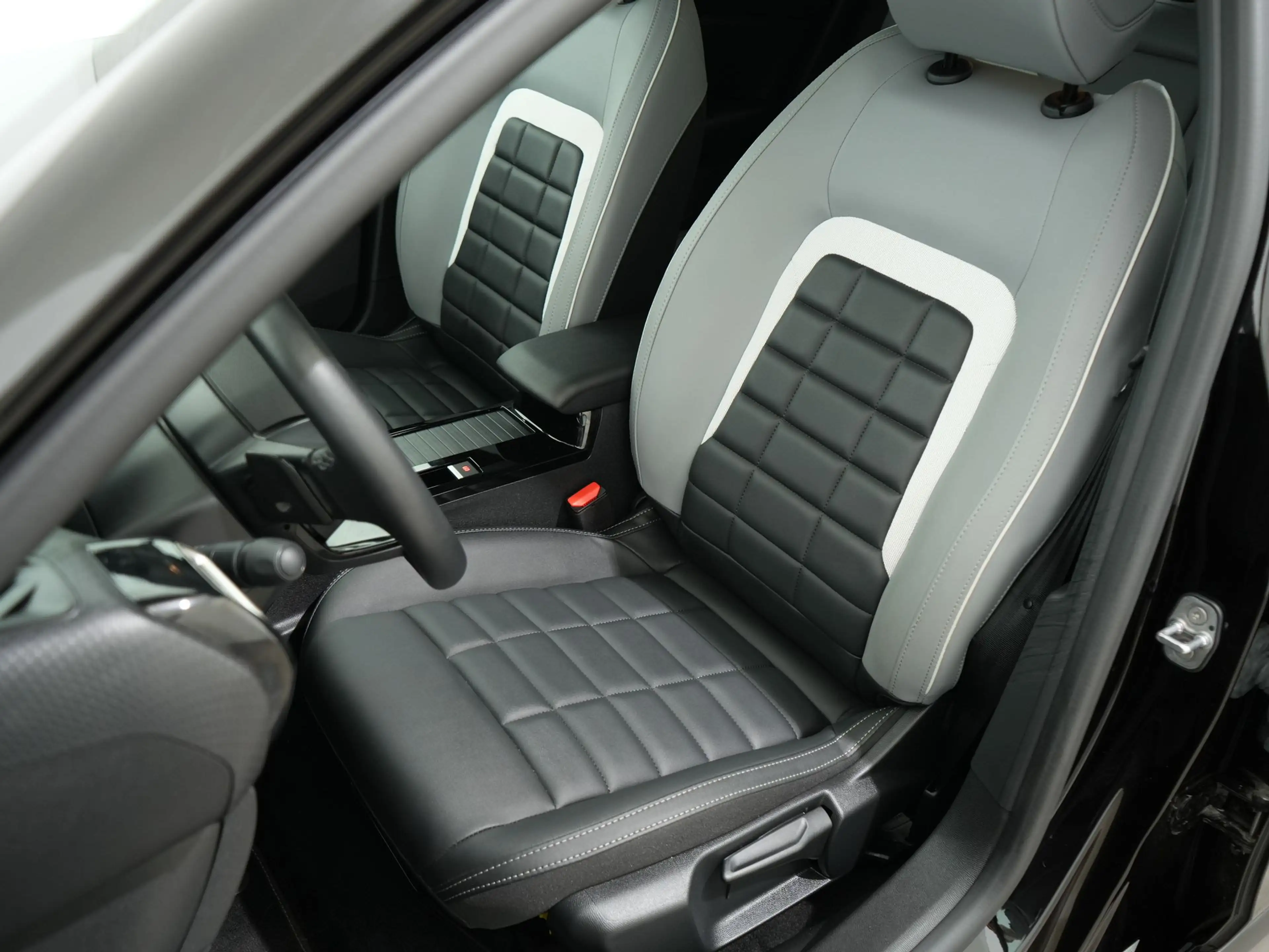 Citroen C4 X 1.2 HYBRID 145PK MAX E-DCS6 | Navi | Cruise Adapti — photo 4