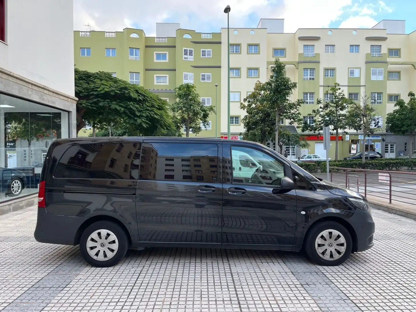 Mercedes-Benz Vito Mixto 114CDI Larga 9G-Tronic - 2
