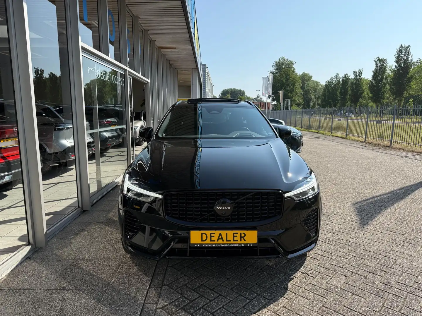 Volvo XC60 2.0 T8 Plug-in hybrid AWD Ultra Black Edition 455P Noir - 2
