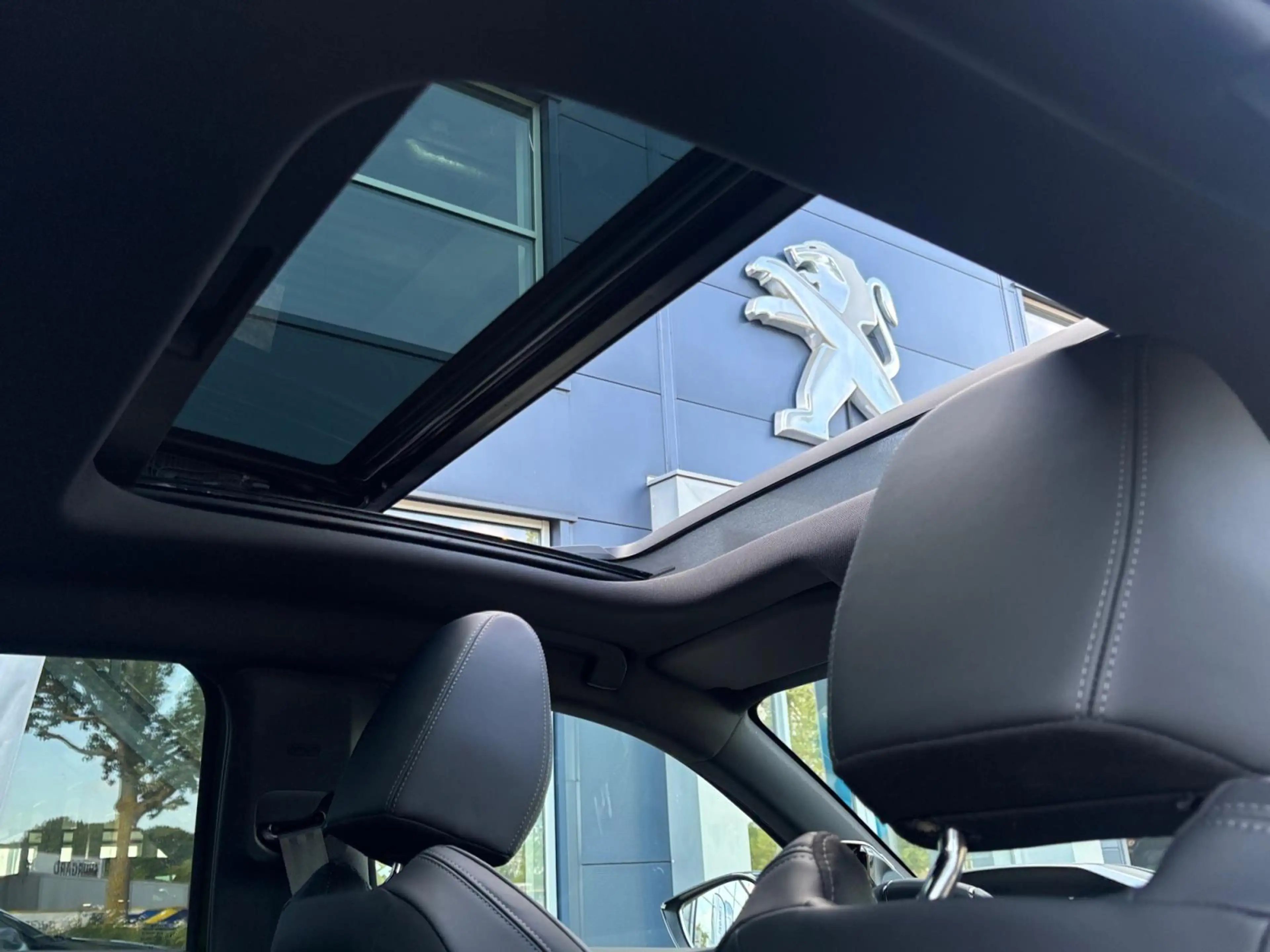 Peugeot 408 e-408 GT Exclusive EV 58kWh 210pk | FACELIFT! | LE — photo 10