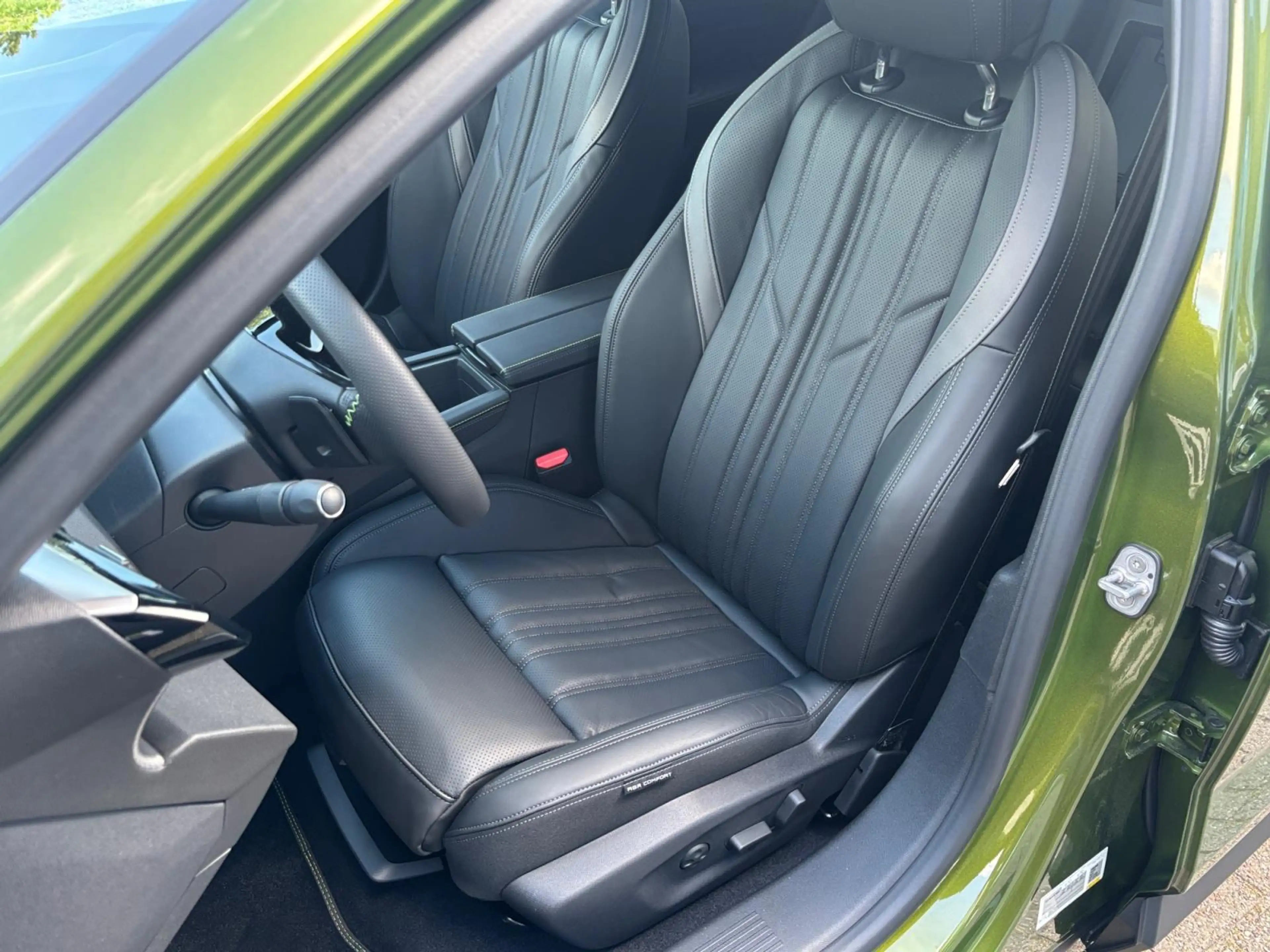 Peugeot 408 e-408 GT Exclusive EV 58kWh 210pk | FACELIFT! | LE — photo 11