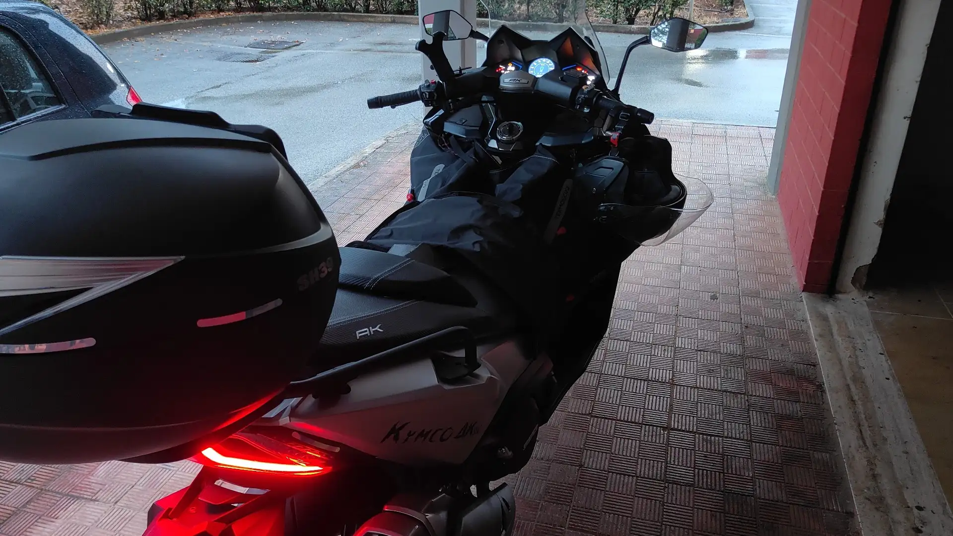 Kymco AK 550 premium Grigio - 2