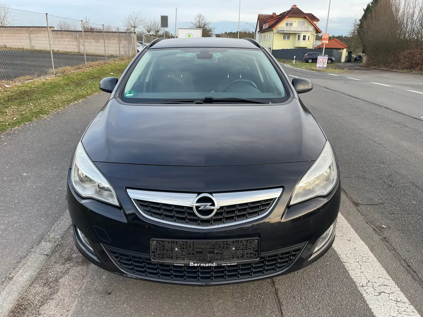 Opel Astra 1.6 Turbo Sports Tourer Negro - 2