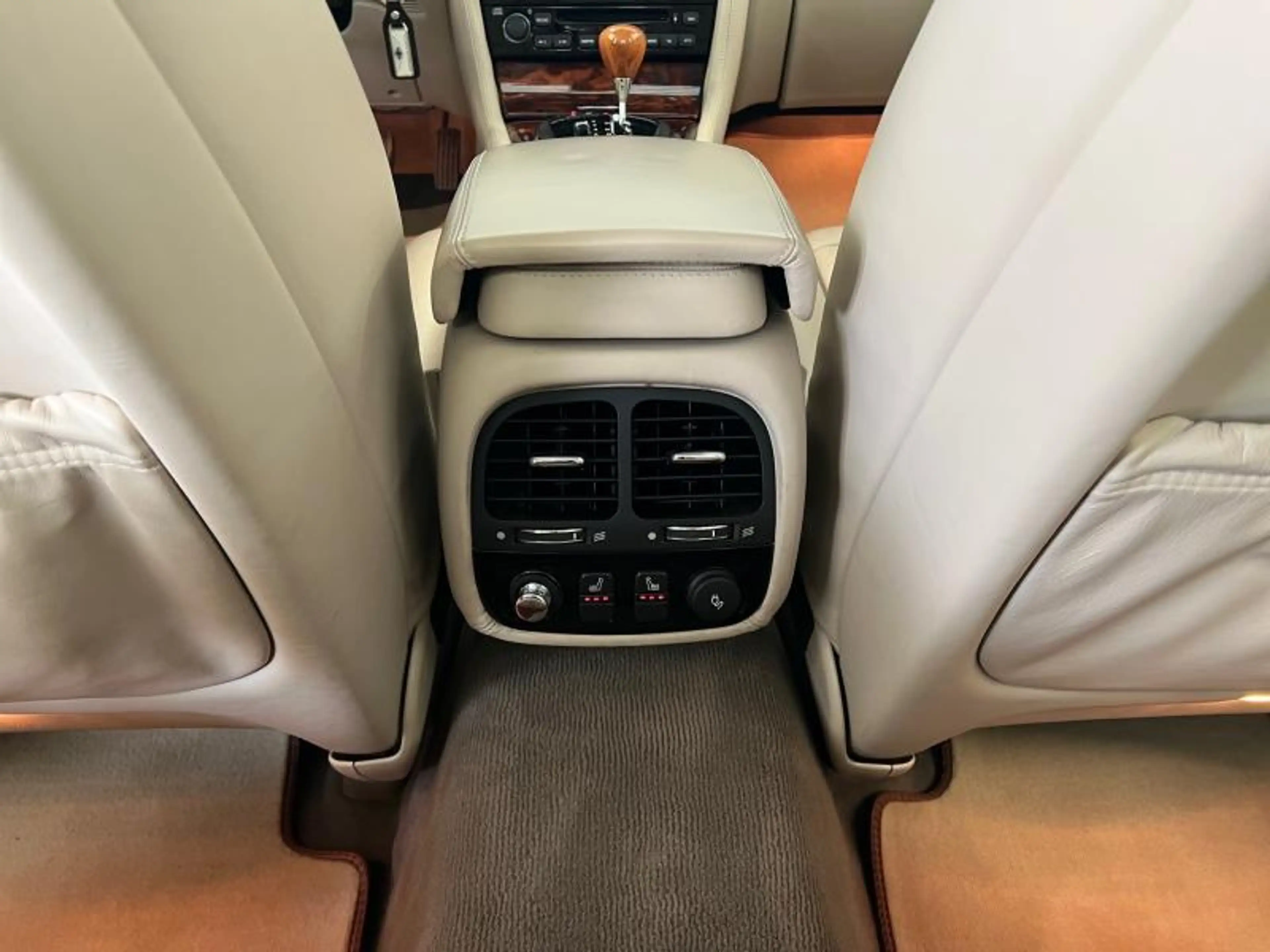 Jaguar XJ Voiture en dépot vente — photo 15