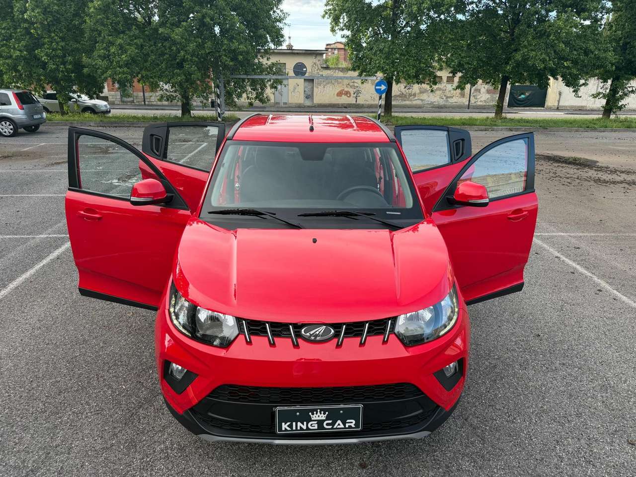 Mahindra KUV100 1.2 K8