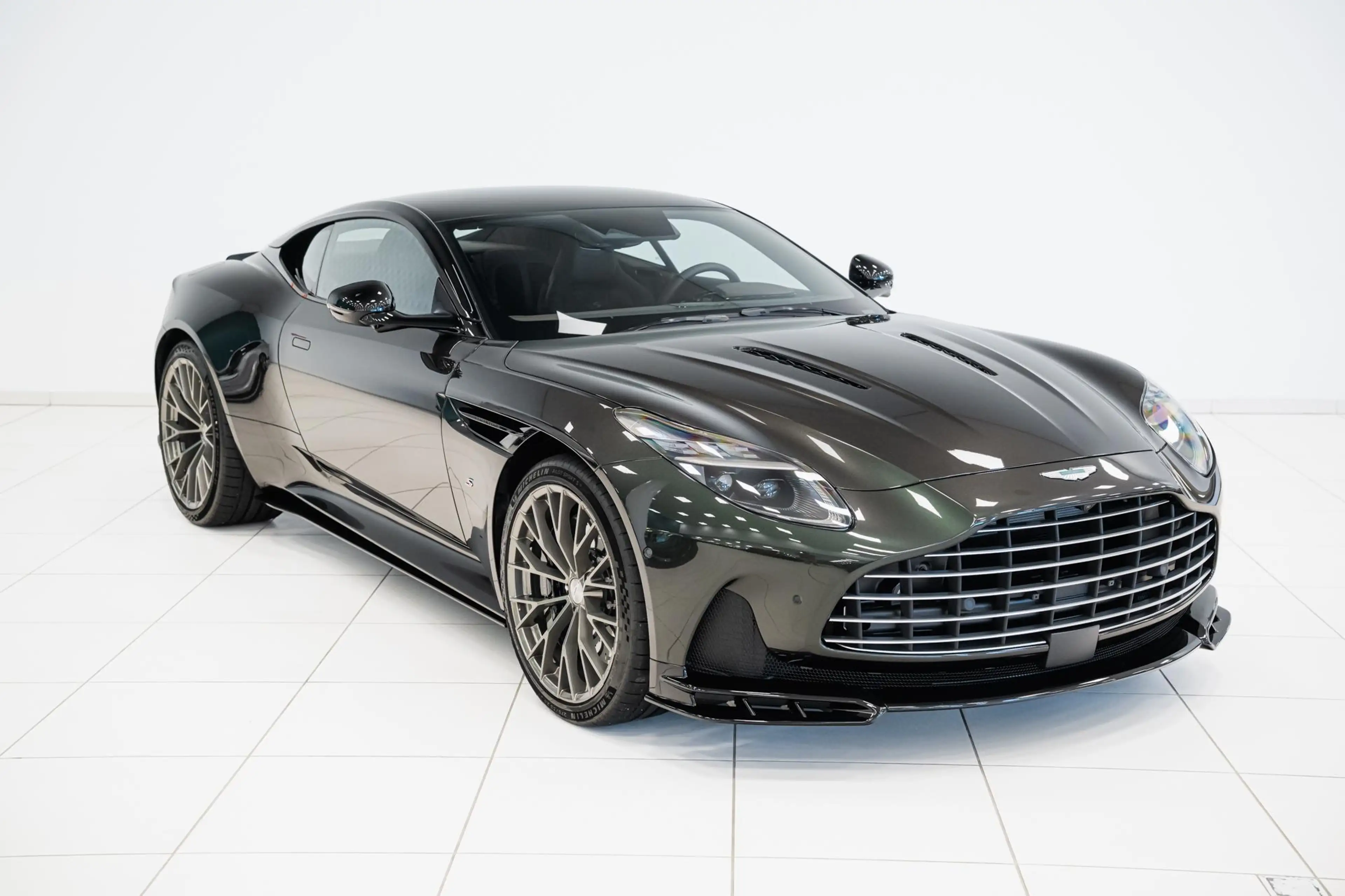 Aston Martin DB12 S Coupe NEW 2026* — photo 6