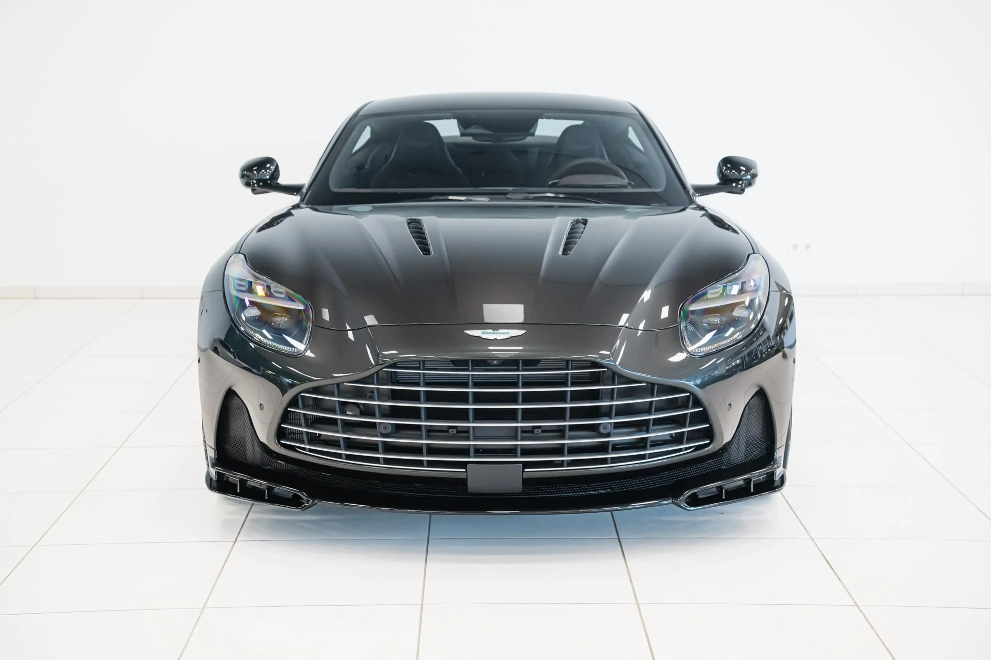 Aston Martin DB12 S Coupe NEW 2026* — photo 2