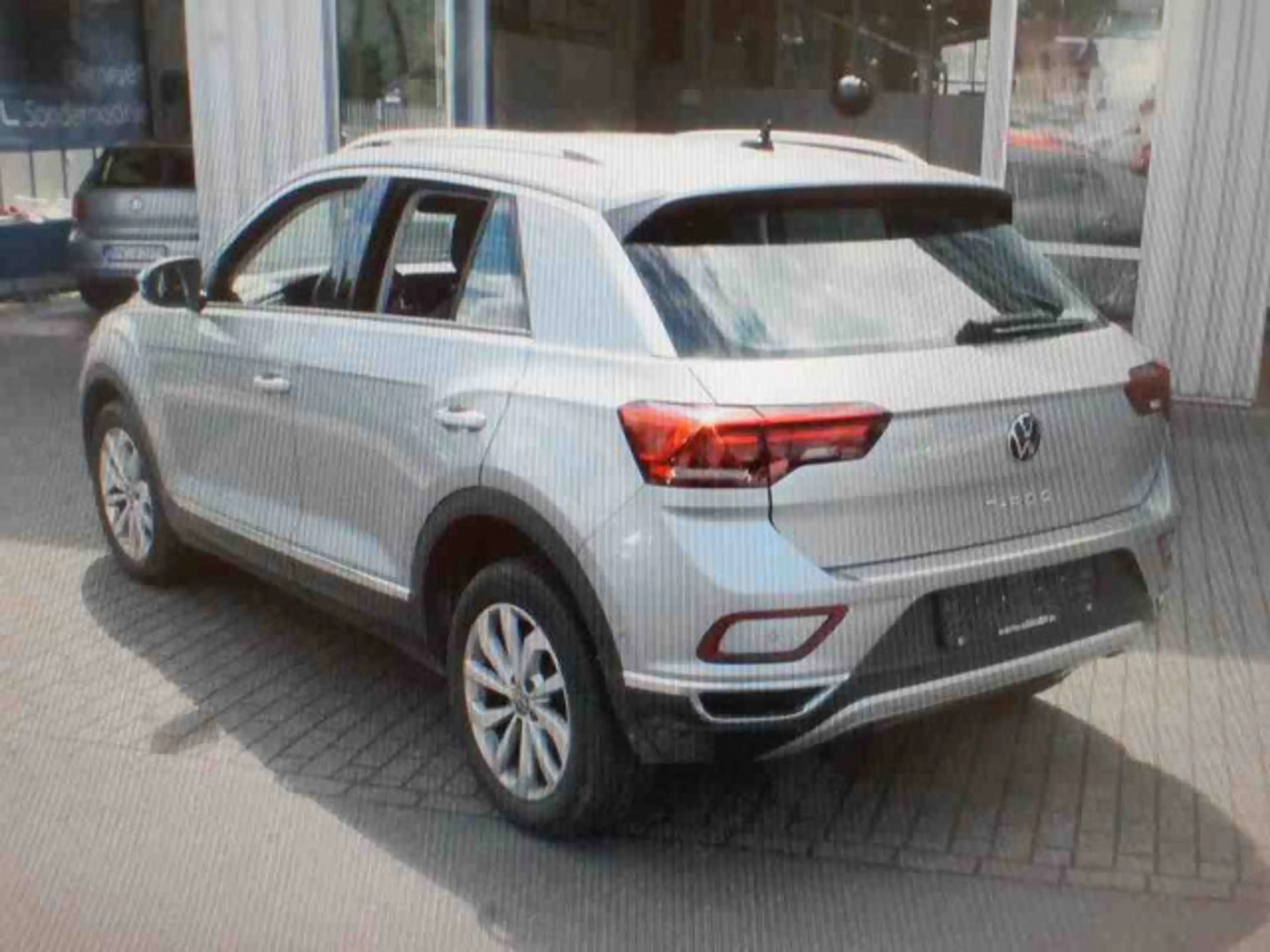 Volkswagen T-Roc Style 2.0 TDI DSG LED Navi ACC PDC SHZ — photo 4