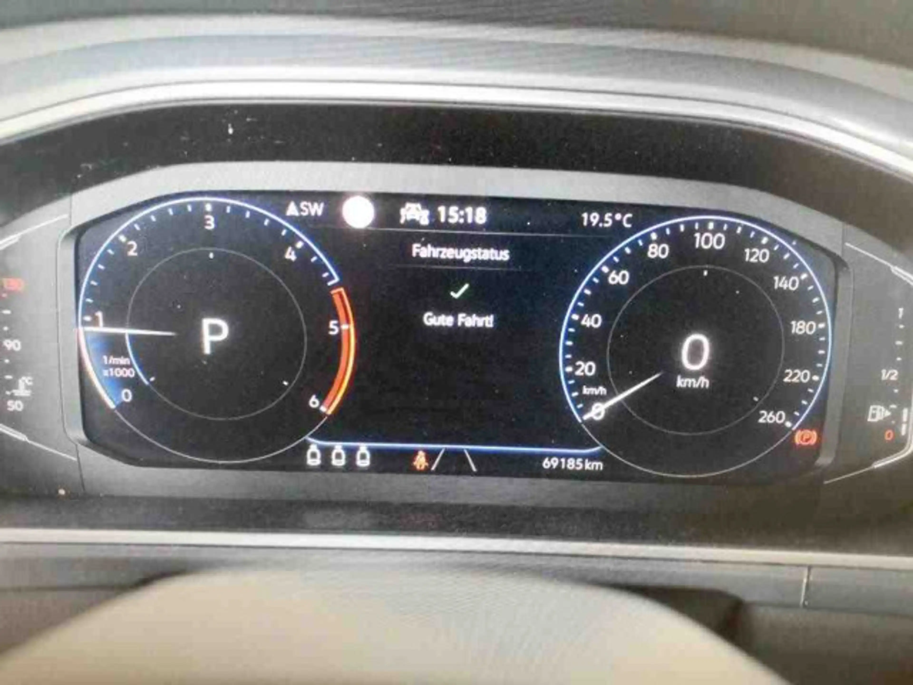 Volkswagen T-Roc Style 2.0 TDI DSG LED Navi ACC PDC SHZ — photo 5