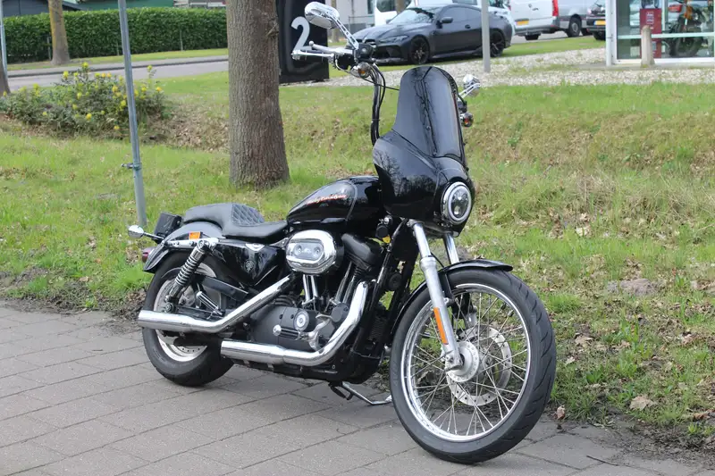Harley-Davidson XL 883 - foto 2