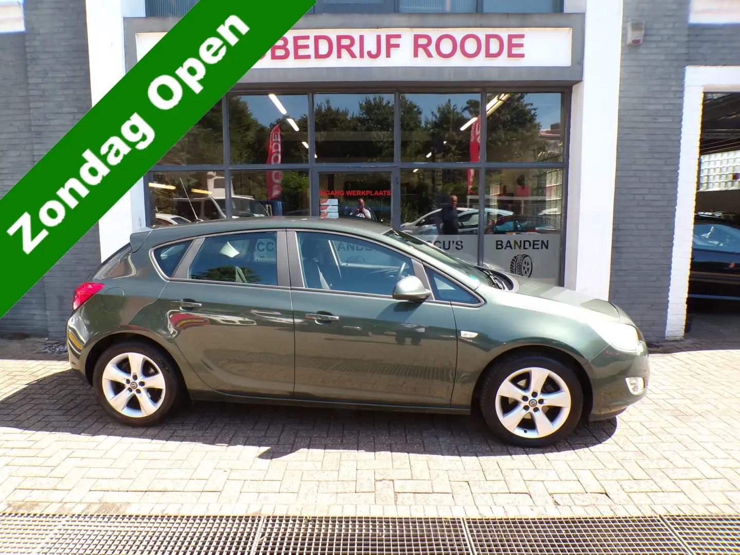 Opel Astra 1.6 Edition NIEUWE APK,AIRCO,TREKHAAK !!! ""ZONDAG Groen - 1