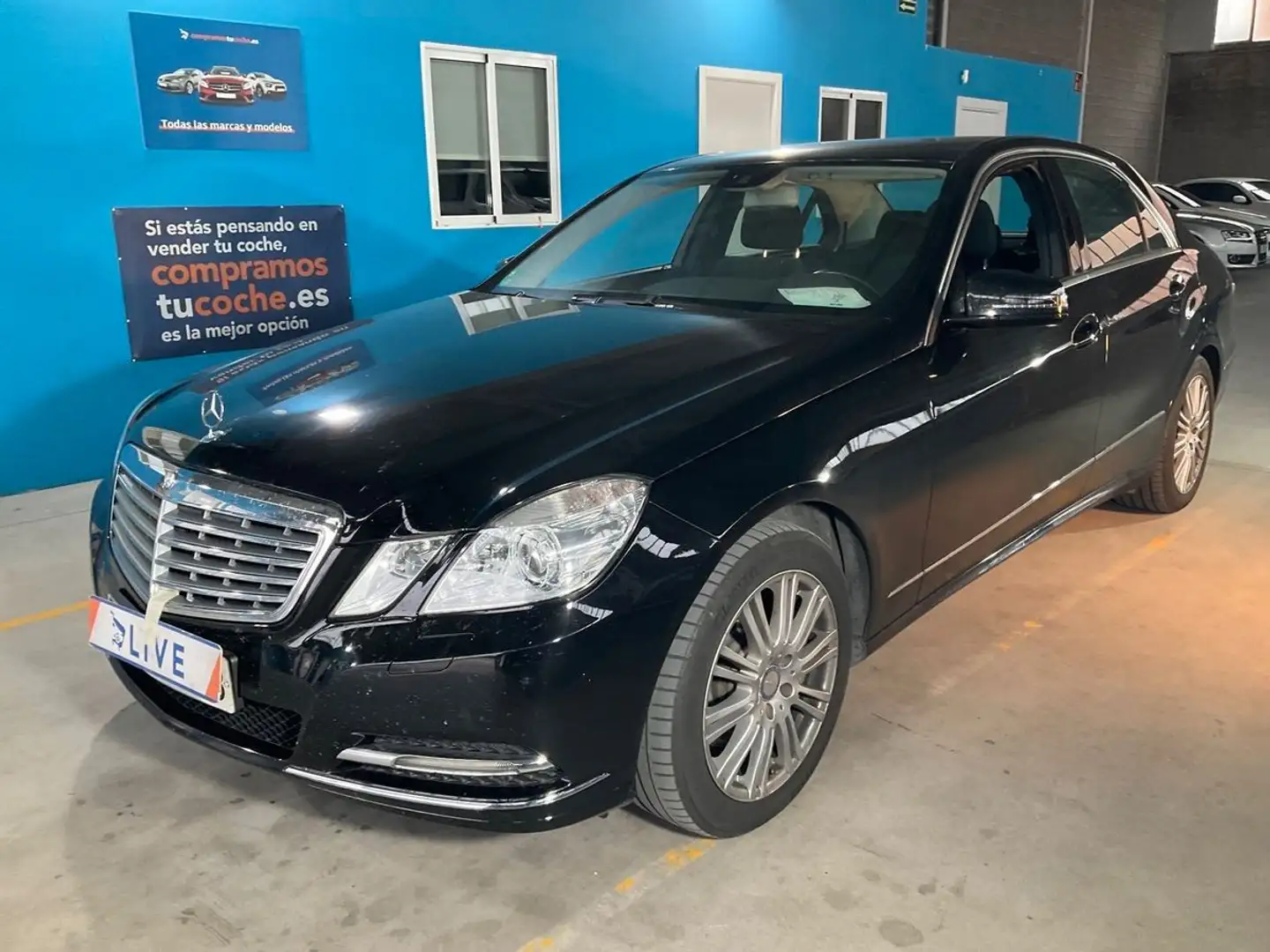 Mercedes-Benz E 500 4Matic Limousine +BI-XENON+NAVI+AIRMATIC+ Negru - 1