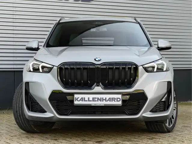 BMW X1 view 4