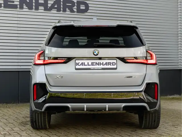 BMW X1 view 5
