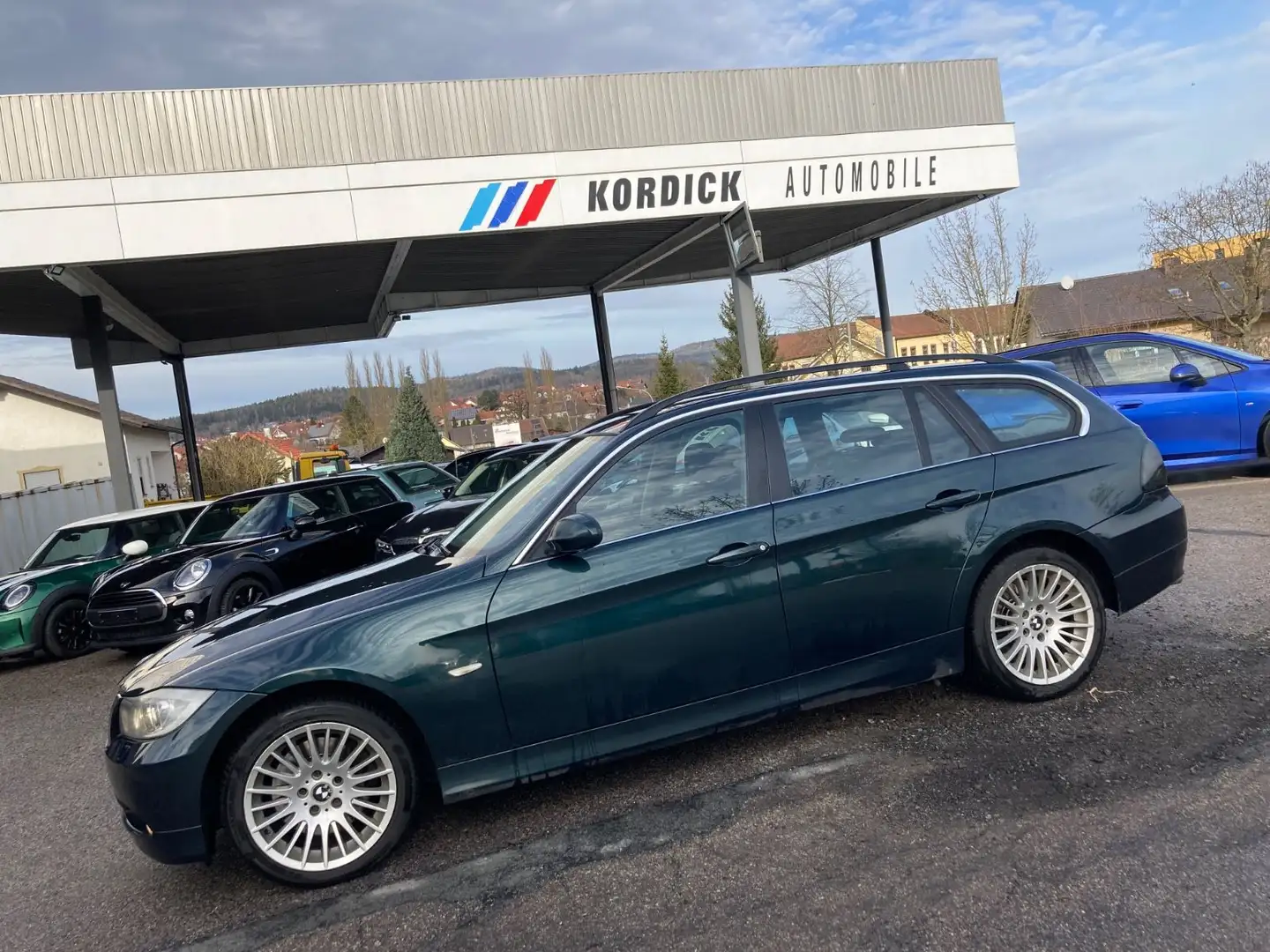 BMW 325 xi 3.0 TOURING E91/XENON/HIFI/KLIMAAUT. Grün - 2