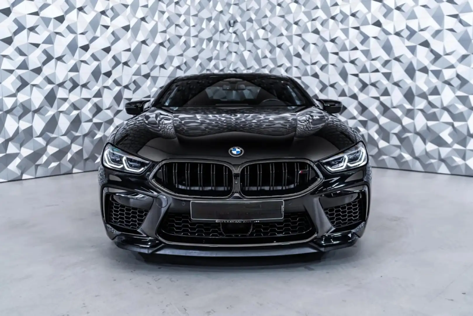 BMW M8 Coupé Competition Černá - 2