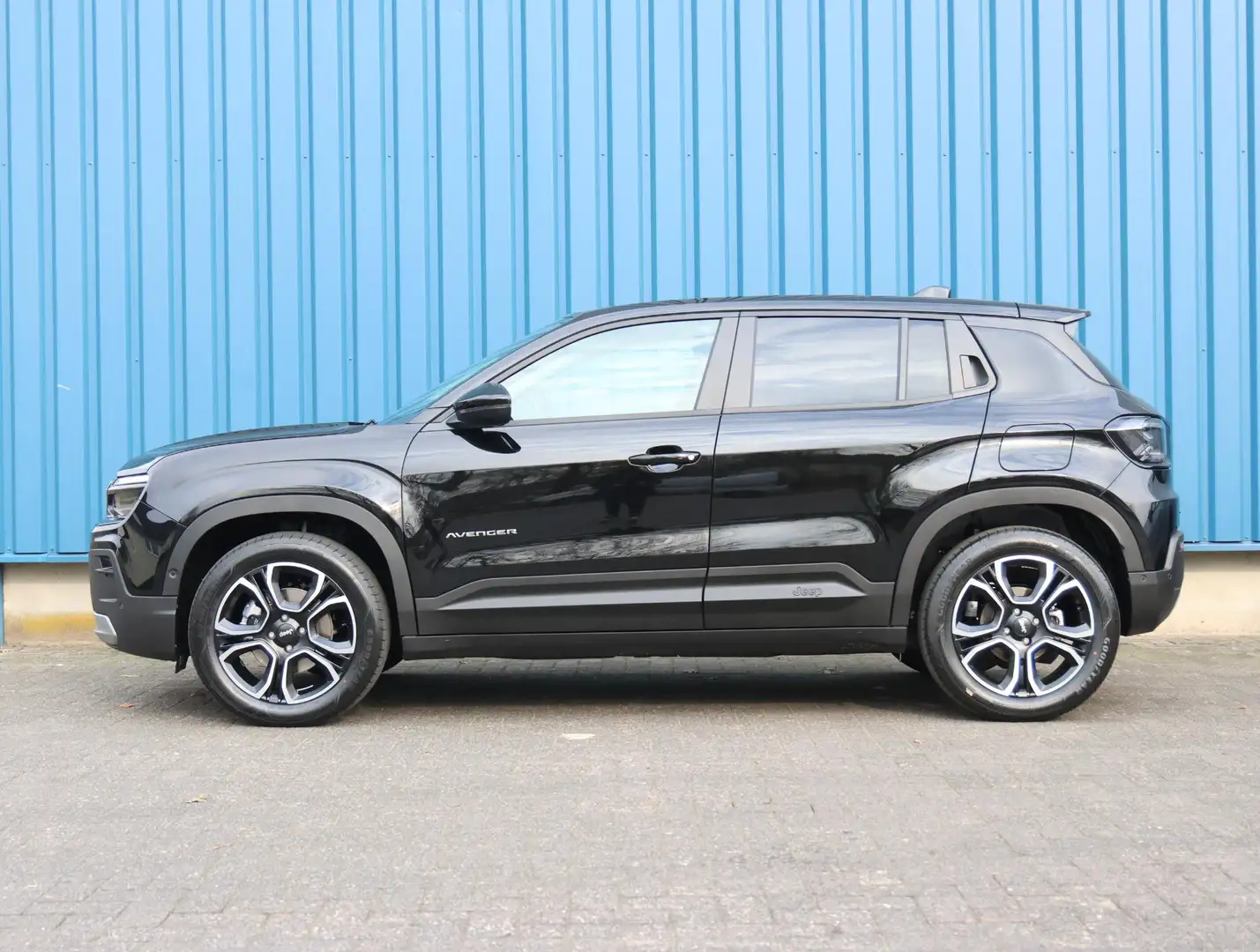 Jeep Avenger 54 kWh Summit | Navigatie | Stoelverwarming | Elek Zwart - 2