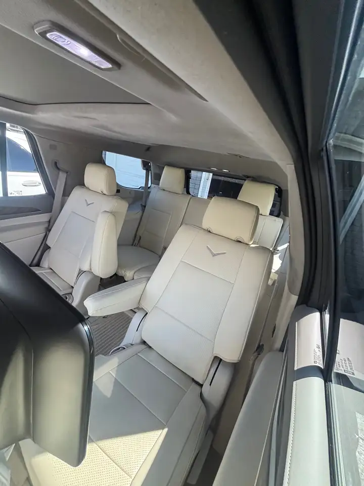 Cadillac Escalade снимка Cadillac Escalade