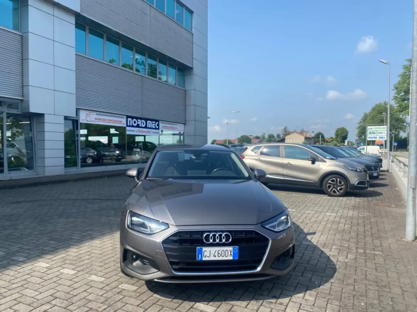 Audi A4 Avant 35 TDI/163 CV S tronic Business Grau - 2
