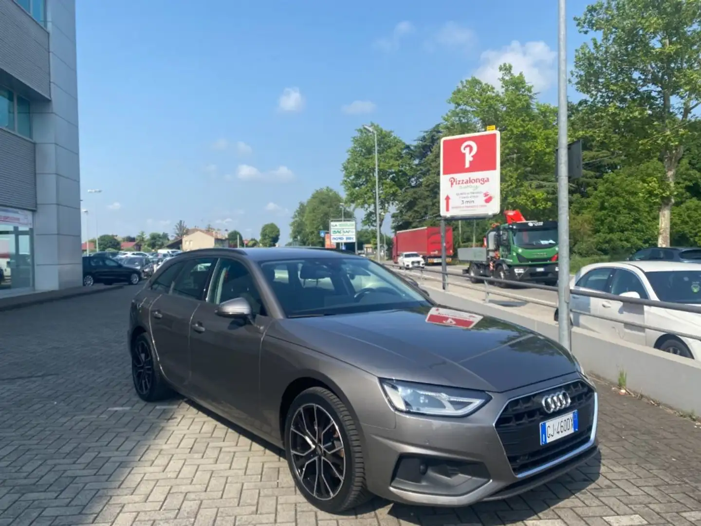 Audi A4 Avant 35 TDI/163 CV S tronic Business Grau - 1