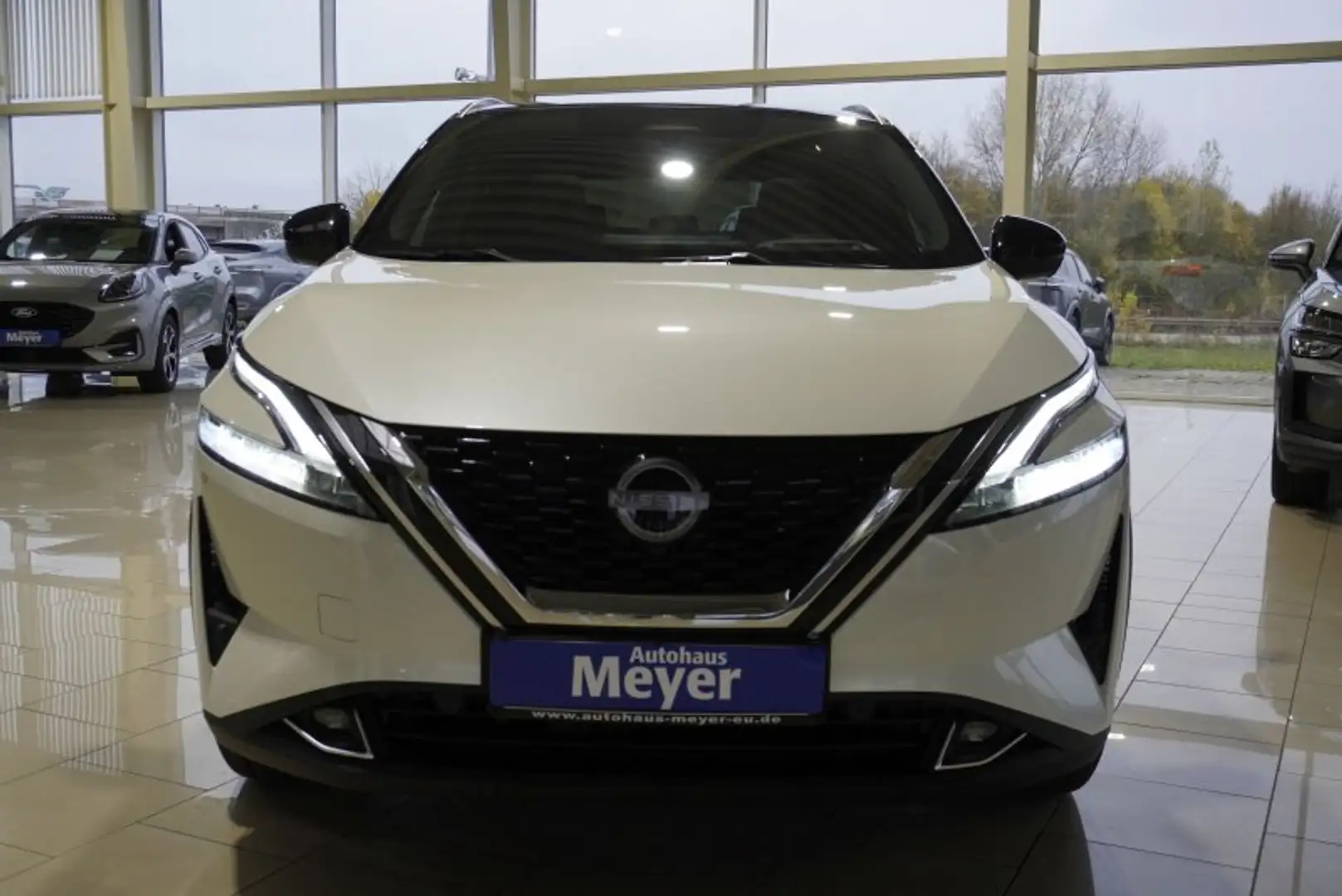 Nissan Qashqai Tekna 1,3 DIG-T Xtronic UPE=46300 Euro   ** Weiß - 2