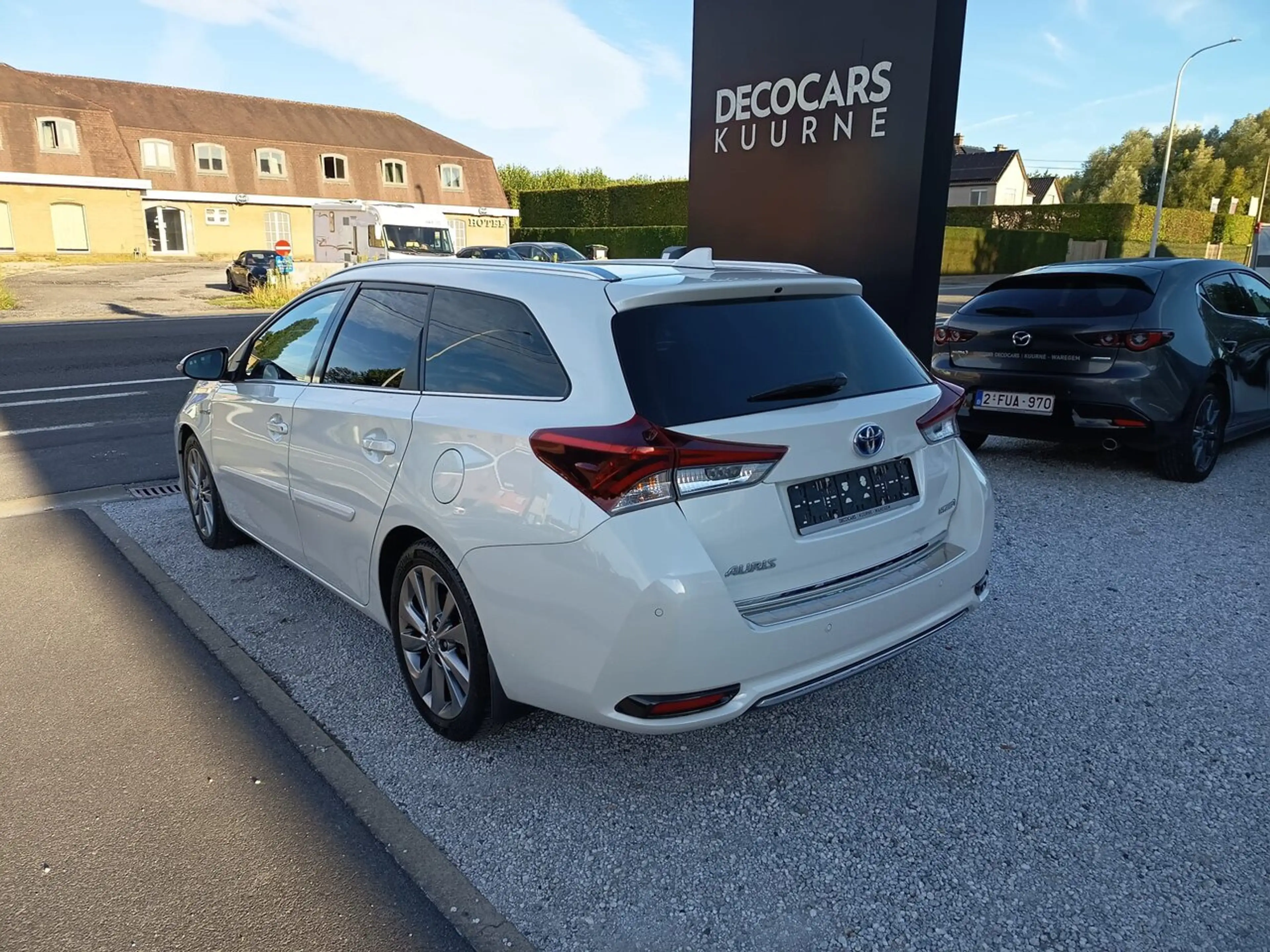 Toyota Auris FULL HYBRID / AT / Camera / Navi / Cruise Control — photo 3