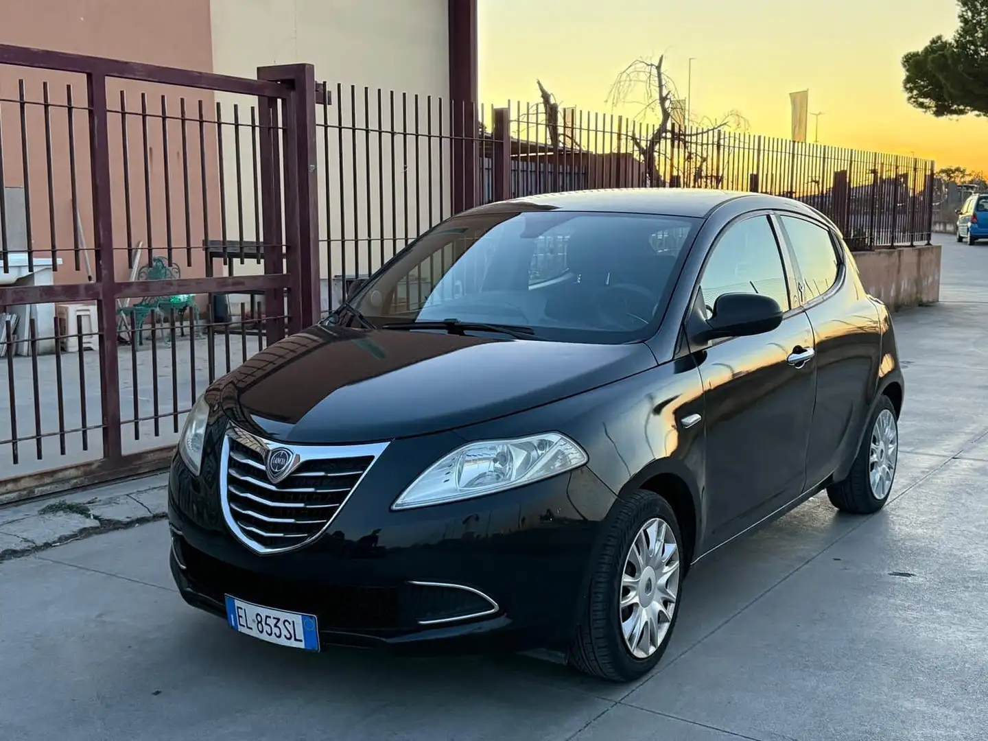 Lancia Ypsilon Ypsilon 1.2 69 CV 5 porte GPL Ecochic Silver Noir - 2