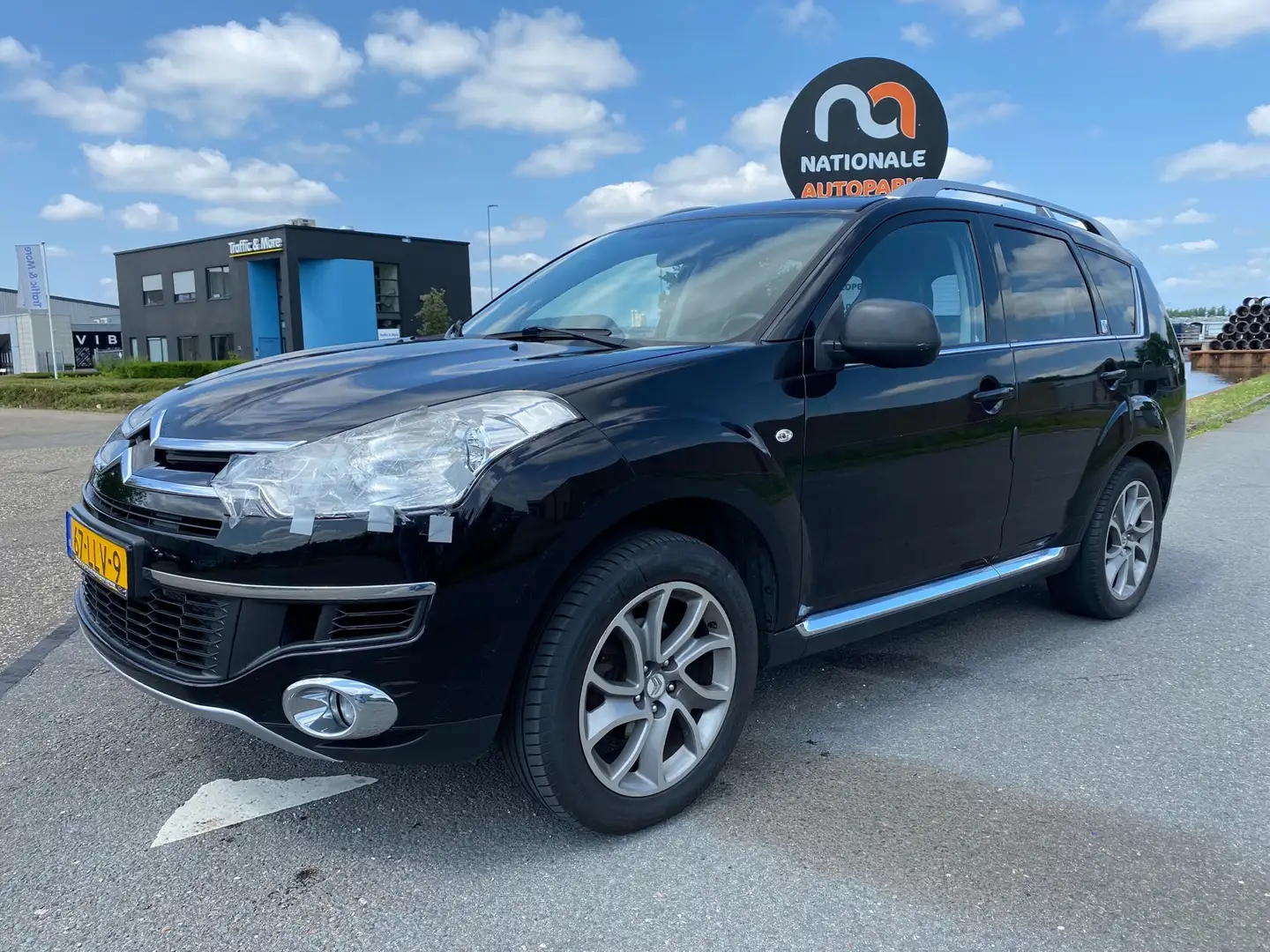 Citroen C-Crosser 2010 * 2.4-16V Exclusive 7p. * LMV * CARPLAY * CAM crna - 1