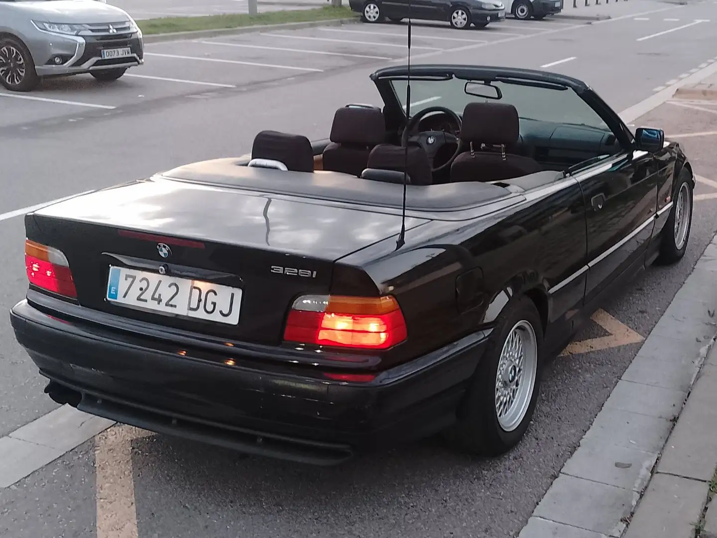 BMW 328 328i Cabriolet SE SE Negru - 2