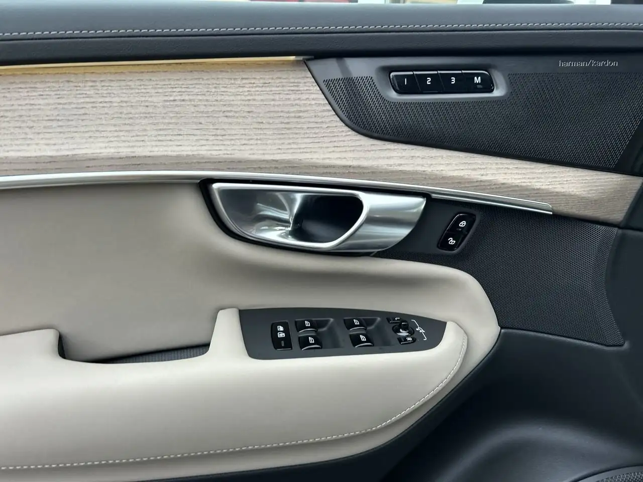 Volvo XC90 снимка Volvo XC90