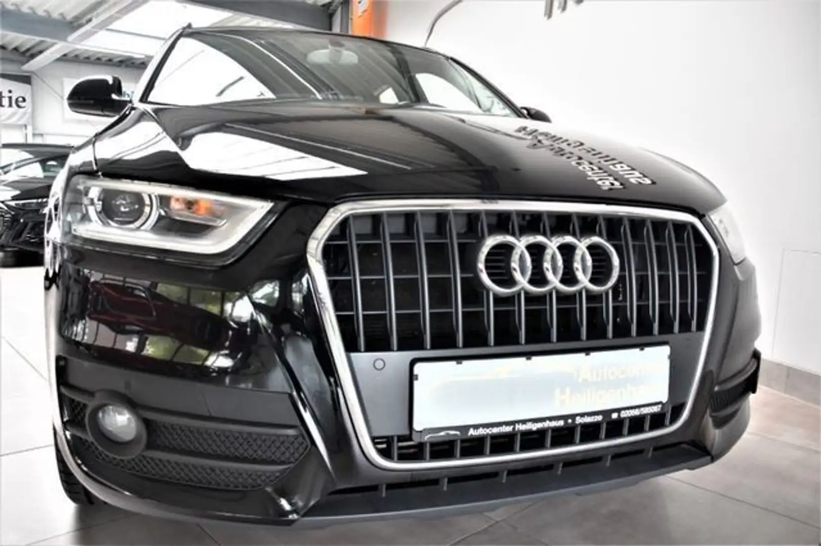 Audi Q3 2.0 TDI Navi Sitzheiz Totwinkel Bi-Xenon PDC Schwarz - 1
