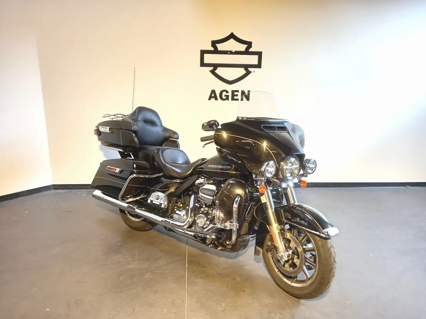 Harley-Davidson Electra Glide - 1