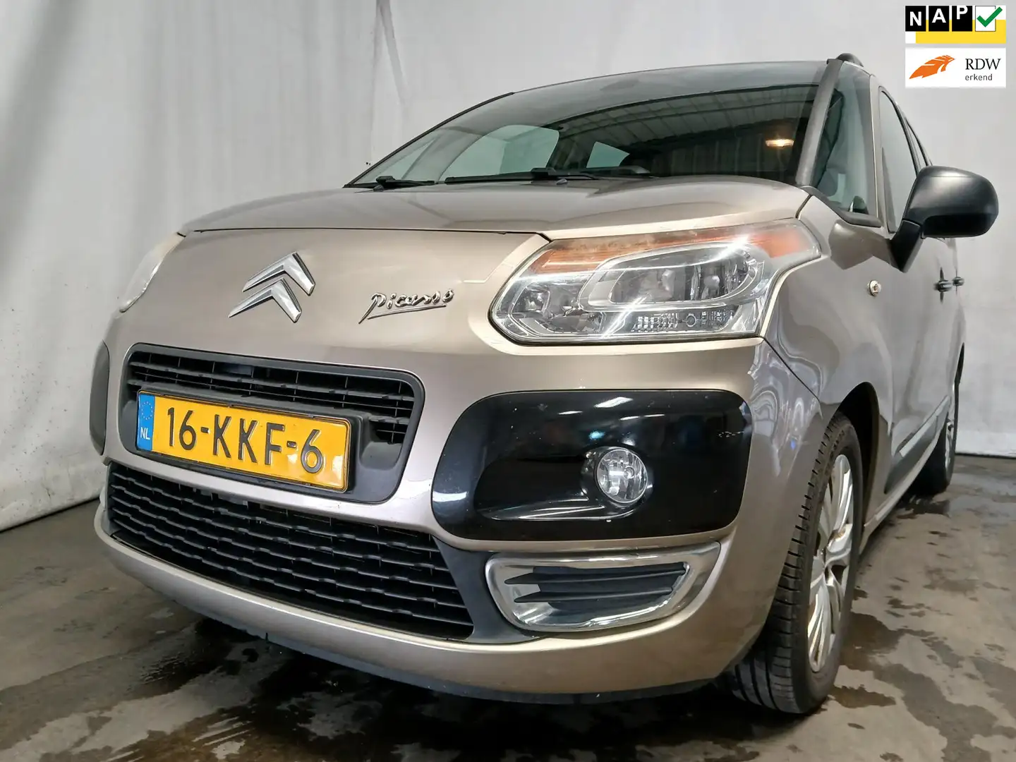 Citroen C3 Picasso 1.6 VTi Exclusive - Airco - Schade Beige - 1