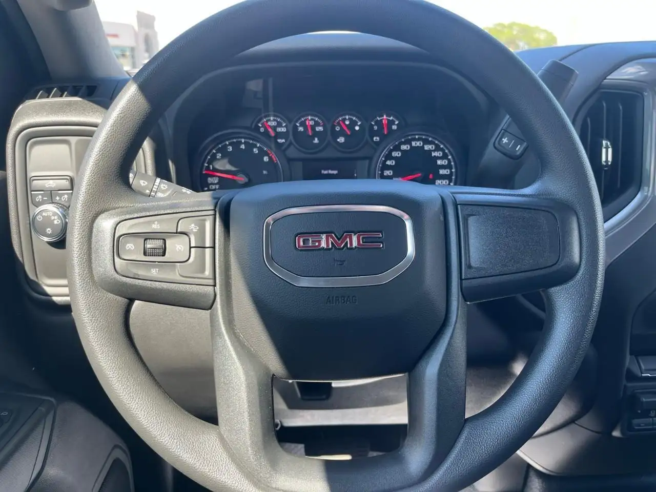 GMC Sierra 1500 снимка GMC Sierra 1500