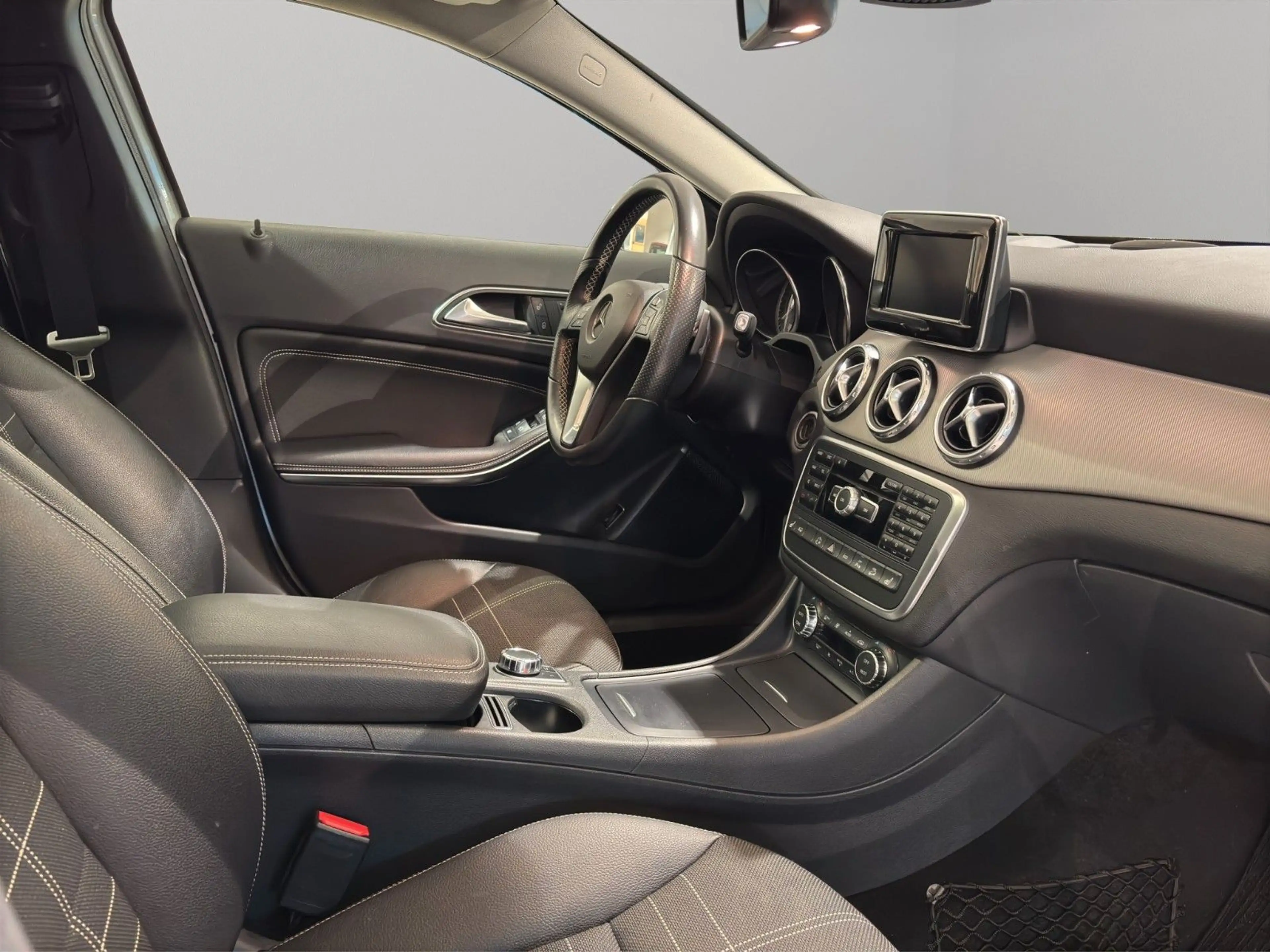 Mercedes-Benz GLA 250 GLA250 4M 2.HD ACC AHK PANO KAM NAV PARK XEN — photo 11