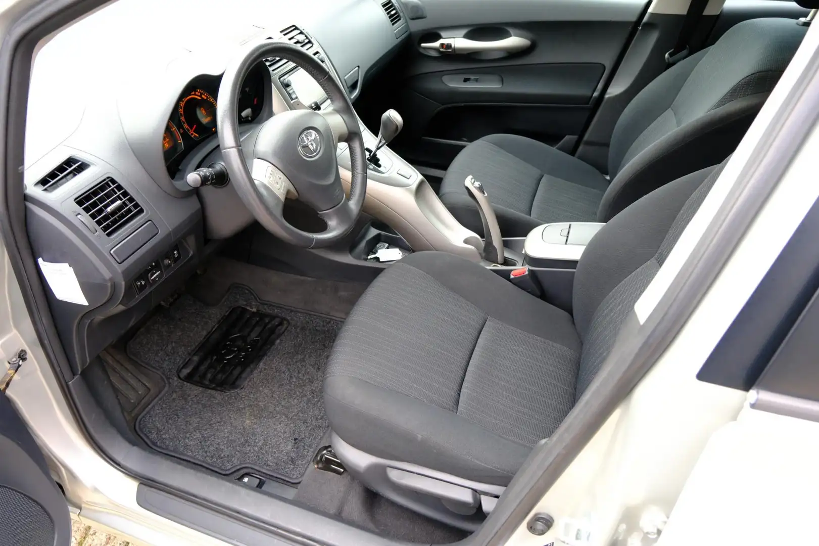 Toyota Auris 1.6-16V Luna Aut. Navi|Clima|PDC|LMV Gris - 2