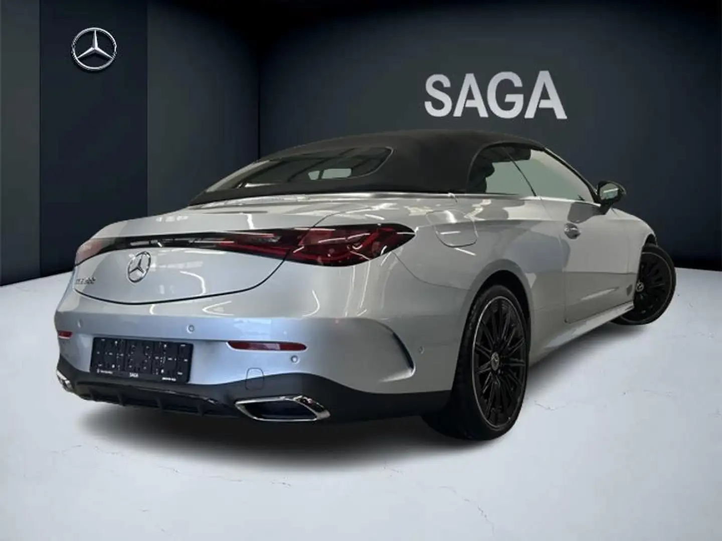 Mercedes-Benz CLE 200 Cabriolet AMG Line Grijs - 2